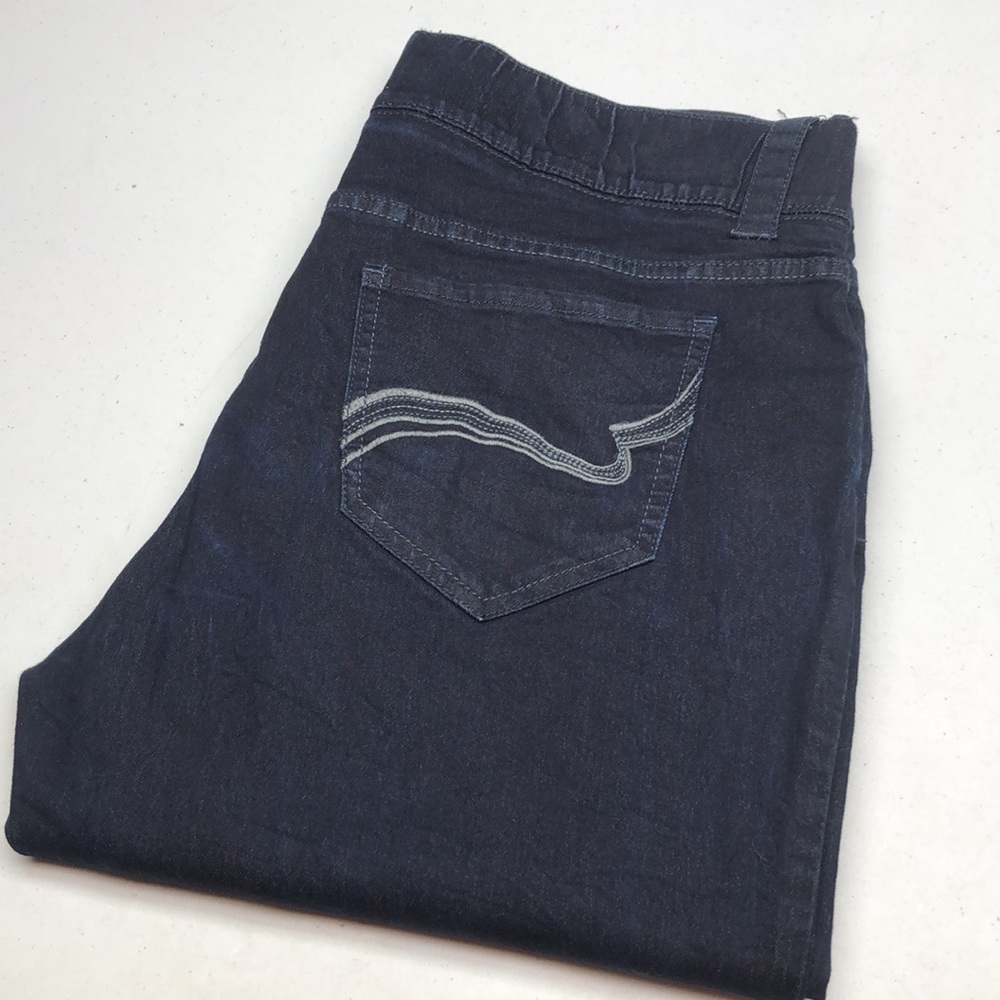 LIKE NEW RIDERS BY LEE DARKWASH WIDE BOOT JEANS 18W/34x32 ⭐️